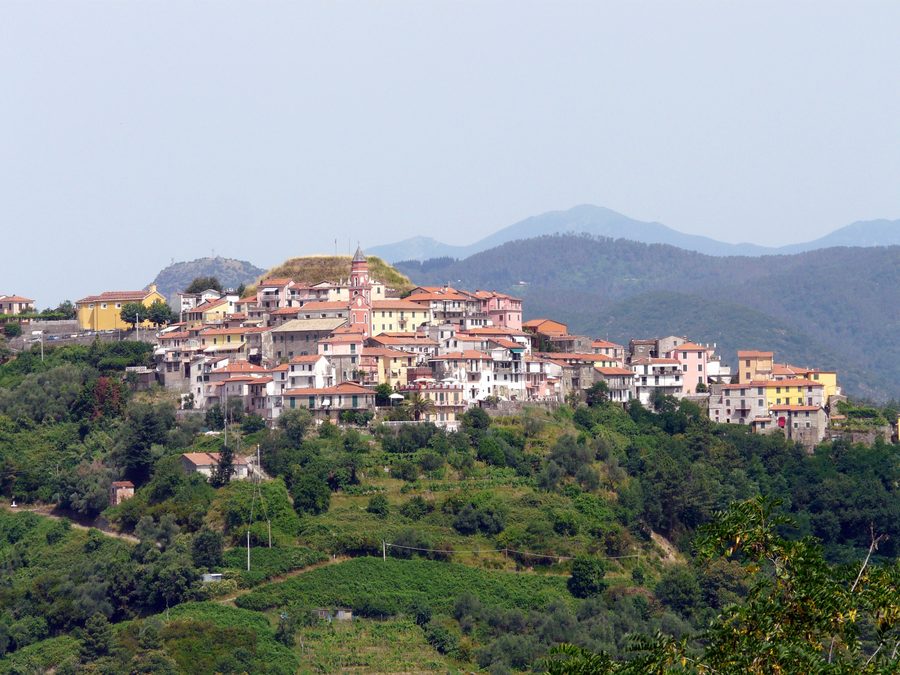 Panorama von Tivegna in der Gemeinde Follo, aufgenommen von Follo Alto