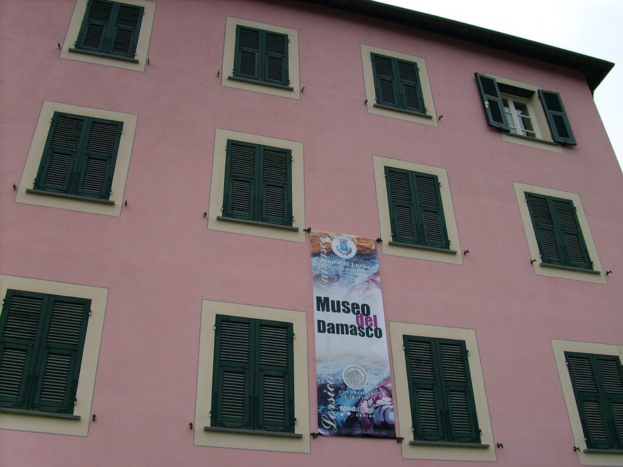 Building of the Museo del Damasco in Lorsica