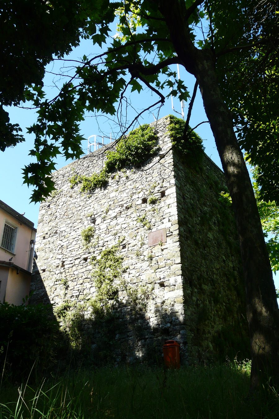 Burgturm von Vezzano Superiore in Vezzano Ligure