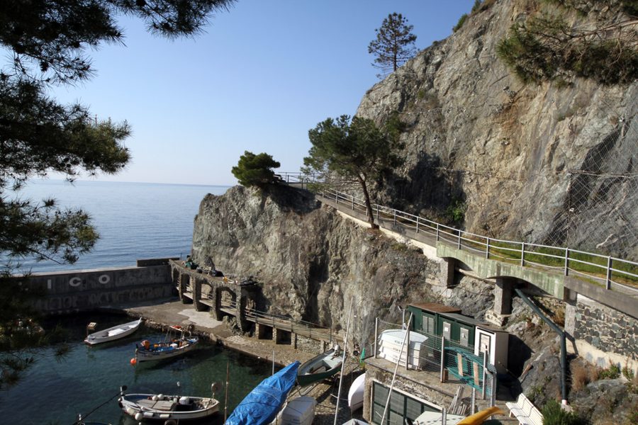 Coastal hiking trail between Levanto and Monterosso
